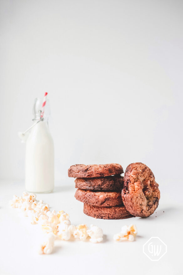 Chocolate chip cookie with popcorn