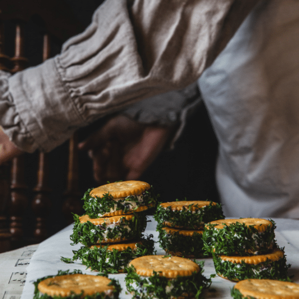 Ritzkex med tångromsröra och dill