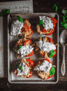 Fyllda paprikor med risoini toppad med burrata