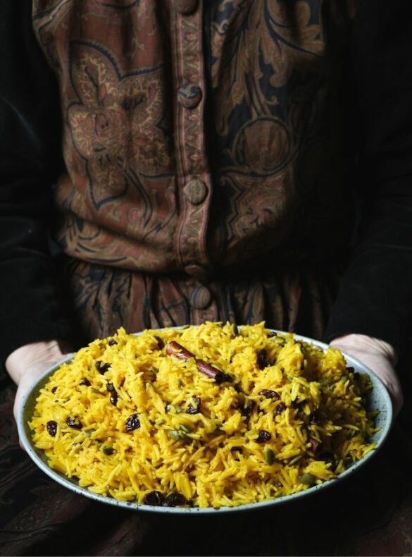 Javaher Polow, saffransris med torkad frukt