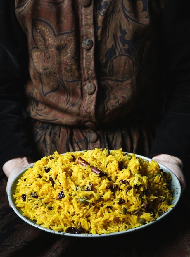 Javaher Polow, saffransris med torkad frukt